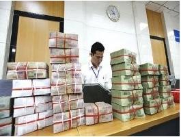 Lãi suất liên ngân hàng về 2,5%, xuyên thủng đáy năm 2007