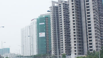 Làn sóng bán tháo bất động sản
